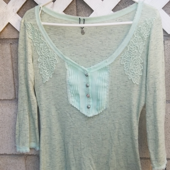 BKE🌻TOP 3/$30 - Picture 2 of 7